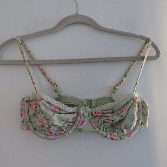 BLACKBOUGH SWIM Georgia Ruched Underwired Bikini Top in Nantucket Cottage Floral - Picture 2 of 14